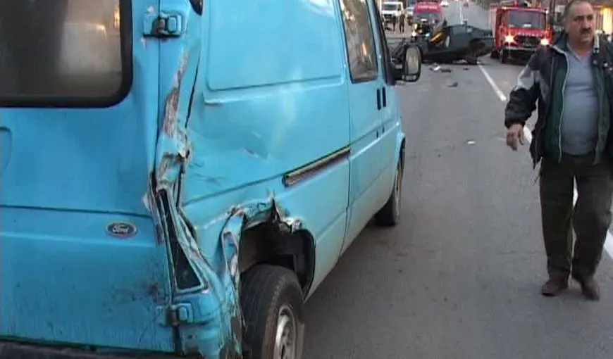 Accident grav în Bistriţa: Un şofer în stare de ebrietate care conducea cu viteză a lovit o camionetă VIDEO