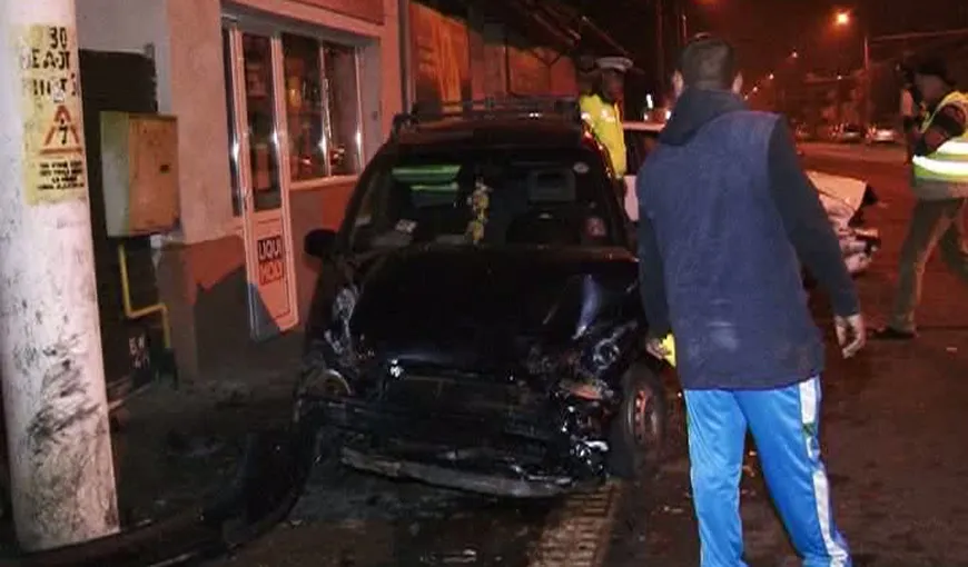 Un poliţist beat a lovit mai multe maşini şi a fugit de la locul accidentului VIDEO