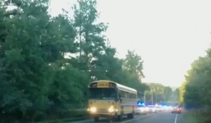 Caz şocant în Statele Unite: Un bărbat înarmat a deturnat un autobuz şcolar VIDEO
