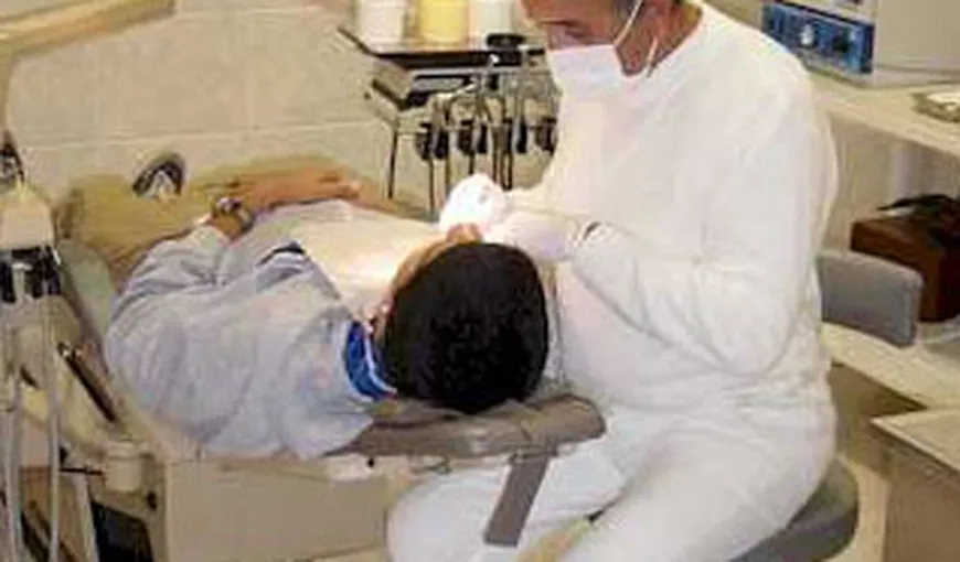 Dentişti: Copiii au rămas fără tratament stomatologic gratuit în 2013