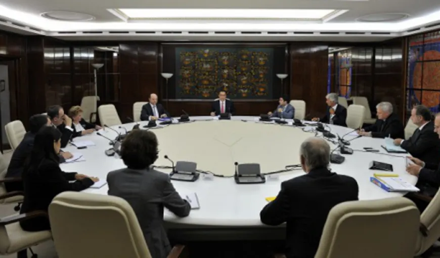 Întâlnire între Victor Ponta şi reprezentanţii FMI, la Guvern. Vezi despre ce au discutat