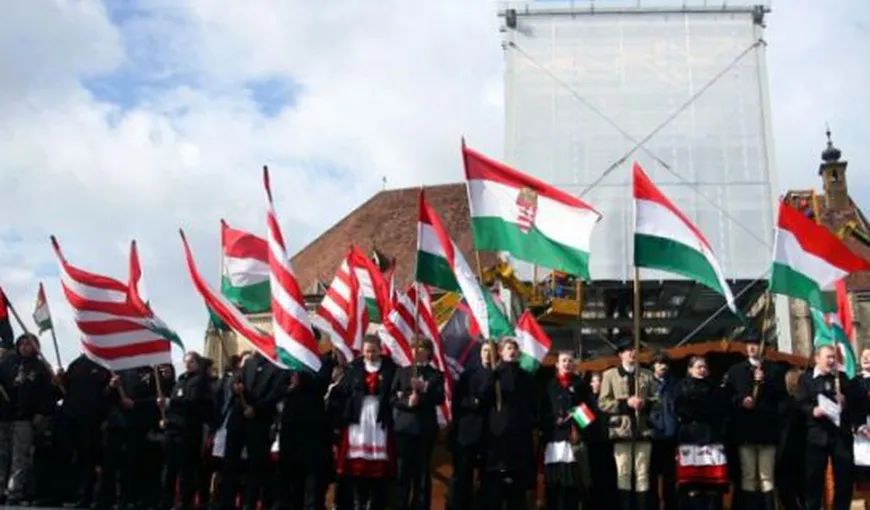 Mitingul maghiarilor pentru Ţinutului Secuiesc: Printre participanţi se numără italieni şi thailandezi