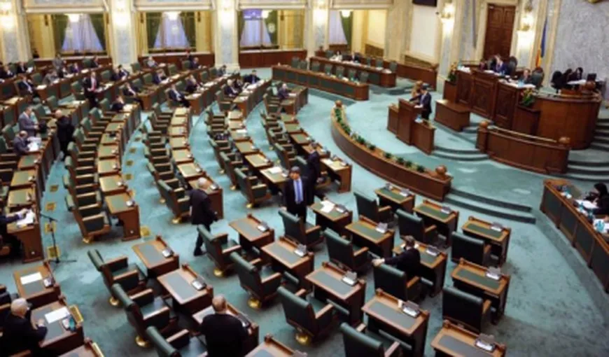 Senat: Propunere legislativă prin care e interzisă „hărţuirea de gen”, adoptată tacit