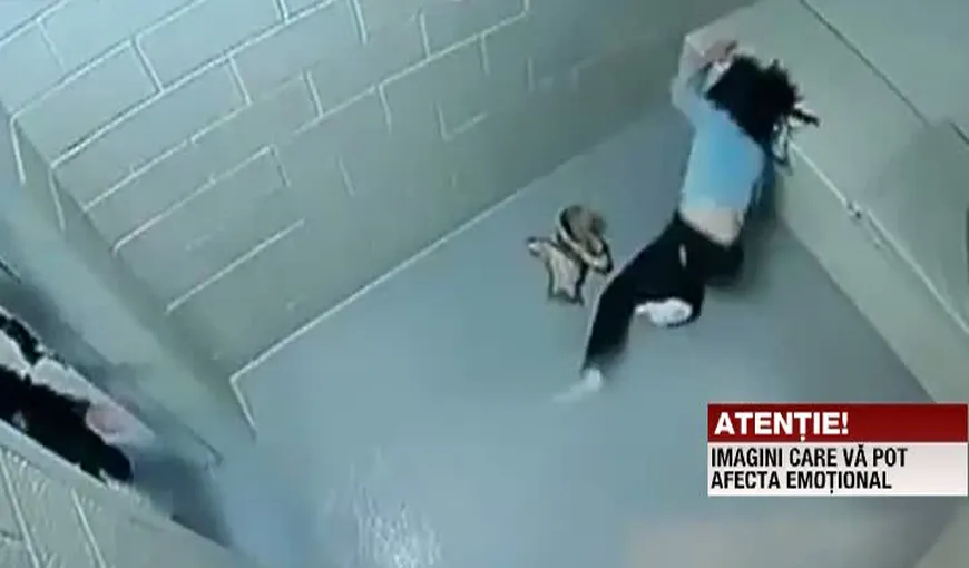 O femeie arestată a fost dată cu capul de ciment,în celulă, chiar de poliţistul care o supraveghea VIDEO