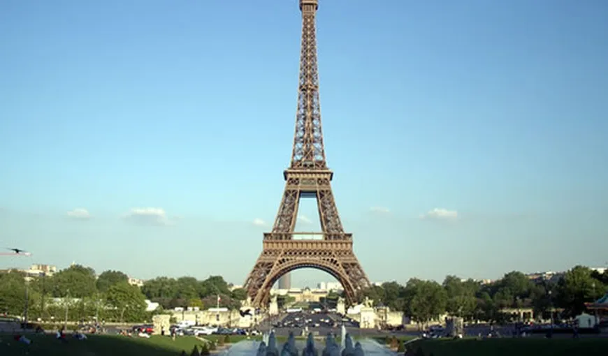 PANICĂ în Paris: Turnul Eiffel a fost evacuat