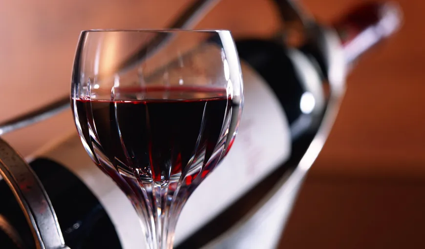 Un pahar de vin pe săptămână poate reduce şansele de a concepe un copil
