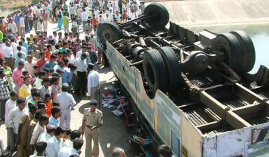 Cel puţin 22 de persoane au murit într-un accident în India