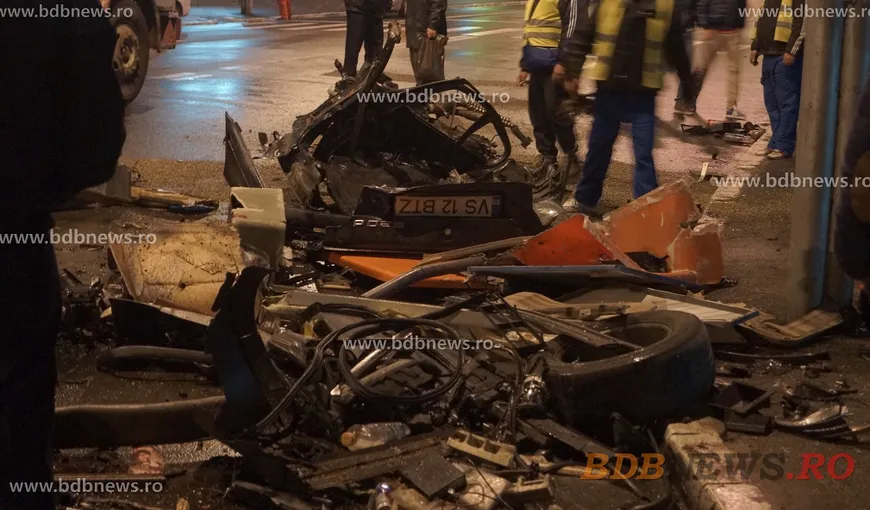 Accident înfiorător în Bârlad: Un BMW s-a rupt în mai multe bucăţi, doi tineri sunt în stare gravă
