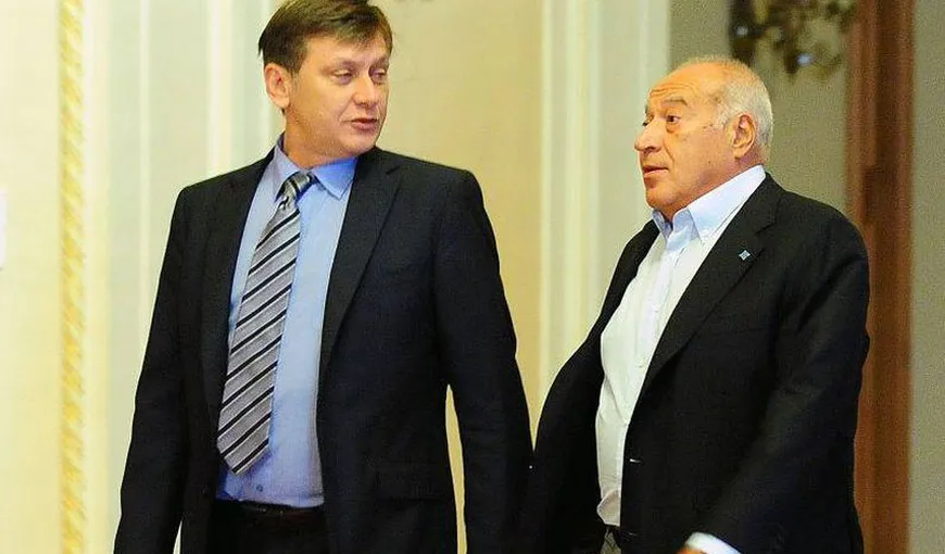 Crin Antonescu: Declaraţia lui Voiculescu privind o apropiere între PNL şi Băsescu este profund NERUŞINATĂ
