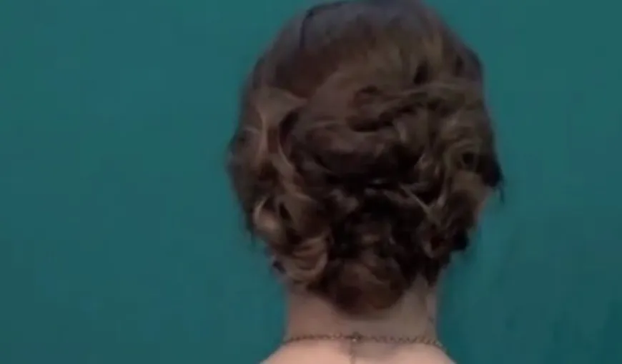 Cum să îţi aranjezi părul pentru a părea mai înaltă şi mai slabă VIDEO