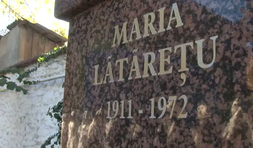 Gesturi OBSCENE la bustul Mariei Lătăreţu VIDEO