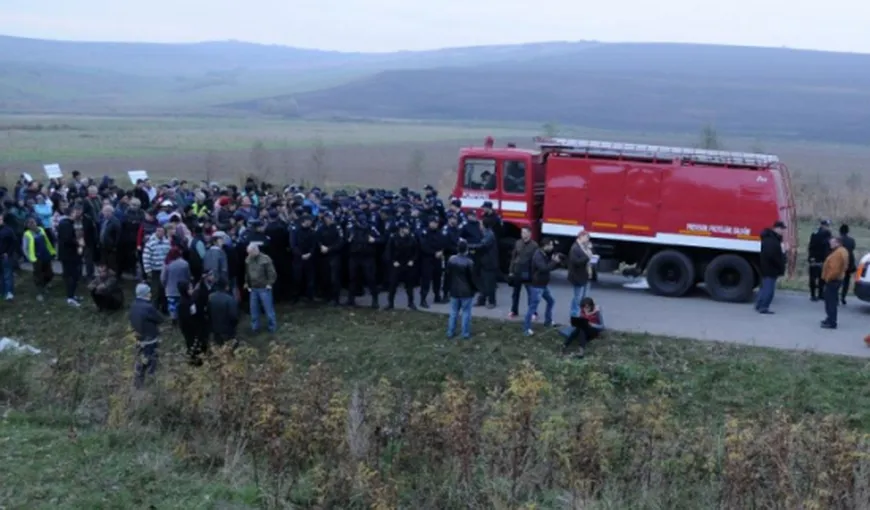 Protestatarii faţă de exploatarea gazelor de şist de la Pungeşti, amendaţi de Jandarmerie