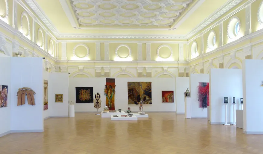 Salonul Naţional de Artă Decorativă, ediţia a XIV-a, se deschide la Muzeul Naţional Cotroceni