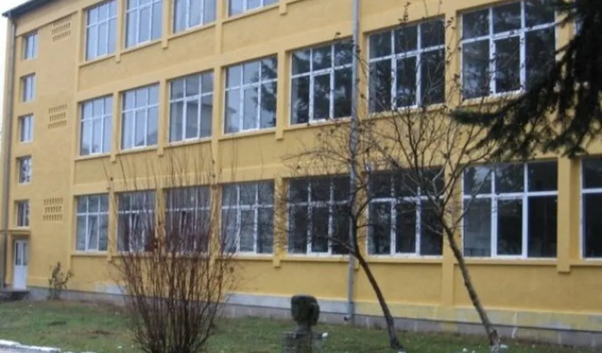 100 de şcoli din Bucureşti au fost reparate prin programul BEI