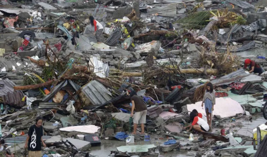 HAOS ÎN FILIPINE: Opt morţi, după prăbuşirea zidului unui depozit de orez jefuit de localnici