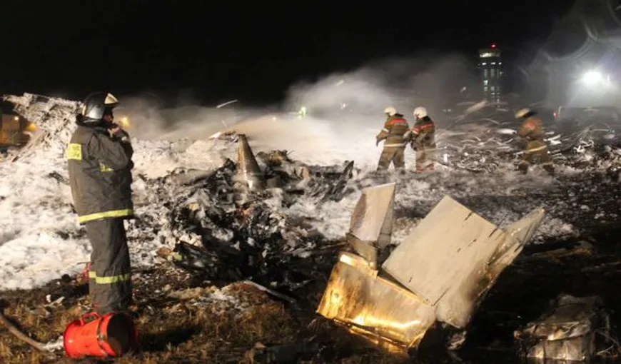 S-au găsit CUTIILE NEGRE ale avionului prăbuşit în Tatarstan: Versiunea unui atentat este exclusă