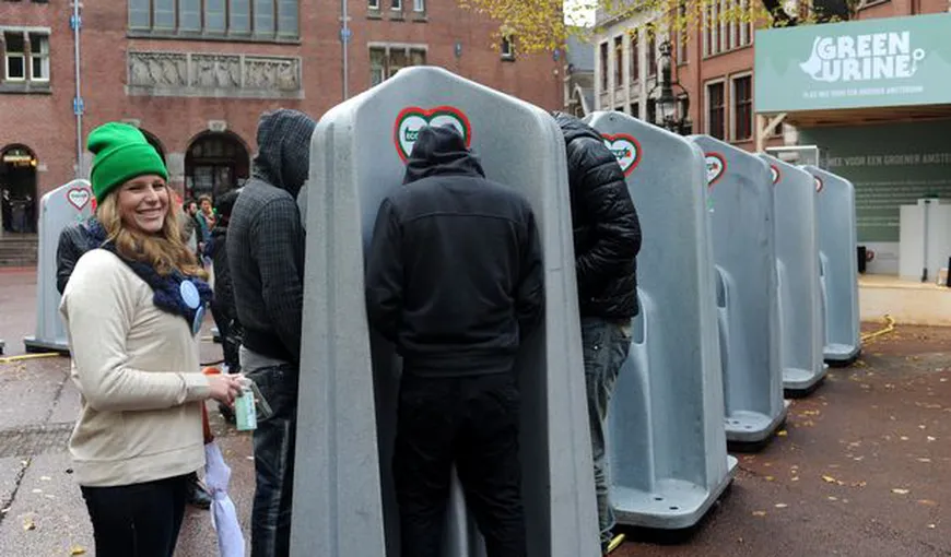 Proiectul VERDE care a uimit locuitorii Amsterdamului: „Donează-ţi URINA pe stradă”
