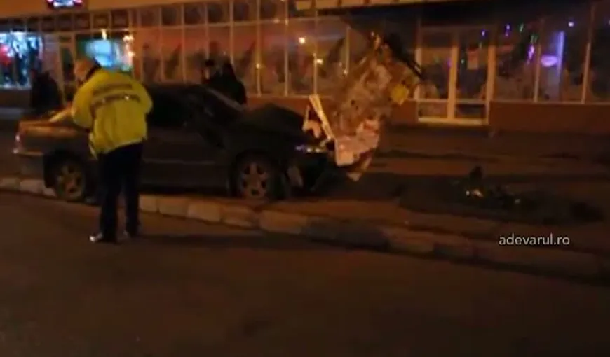ACCIDENT GRAV în Hunedoara. Un ŞOFER TERIBILIST şi-a făcut  maşina praf VIDEO