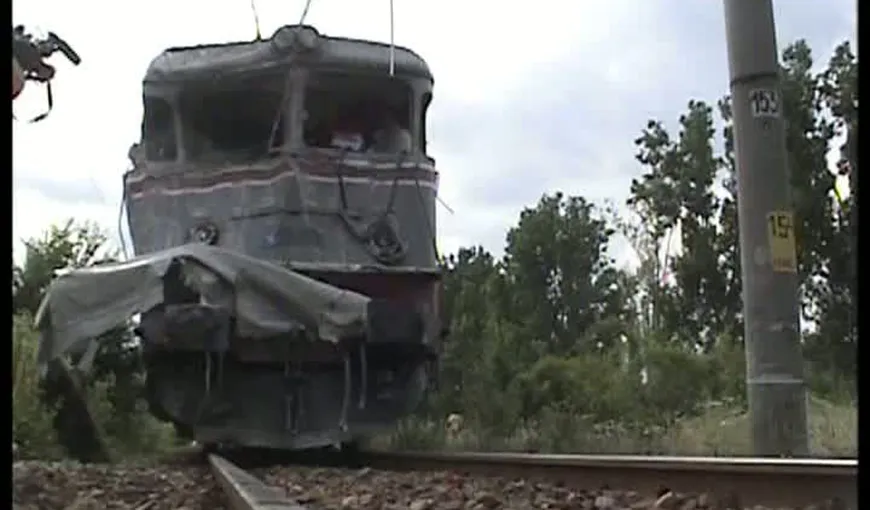 Accident GRAV în Harghita: O autoutilitară a intrat într-un tren