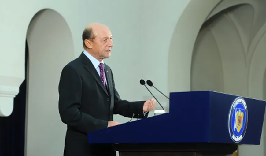 Traian Băsescu a semnat Legea Referendumului, cu doar câteva minute înainte de 12 noaptea