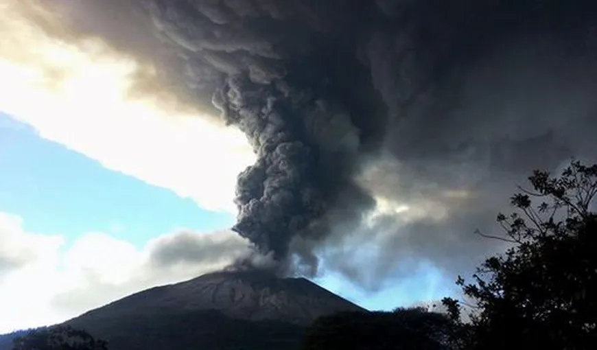 Stare de alertă: Un vulcan a erupt violent VIDEO