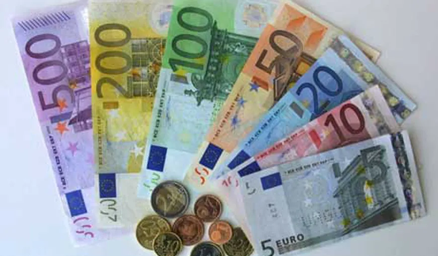 Euro a ajuns la maximul ultimelor patru luni, la final de an