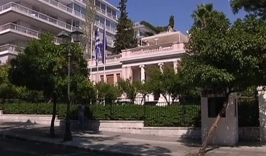 Jumătate dintre companiile din Grecia nu plătesc la timp salariile angajaţilor