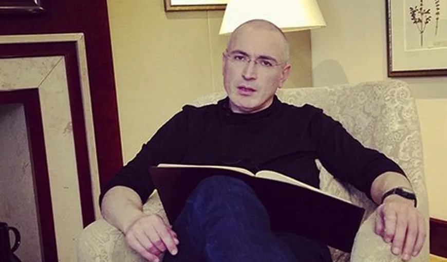 Lui Hodorkovski nu i s-a dat posibilitatea să rămână în Rusia. Se simte în EXIL FORTAT şi evită politica