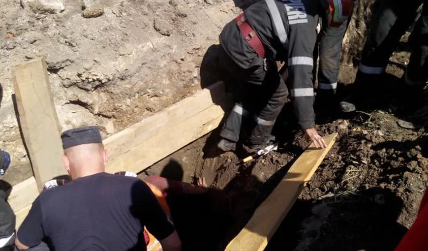 TRAGEDIE la Cluj. Un muncitor a murit după ce un mal de pământ s-a surpat peste el