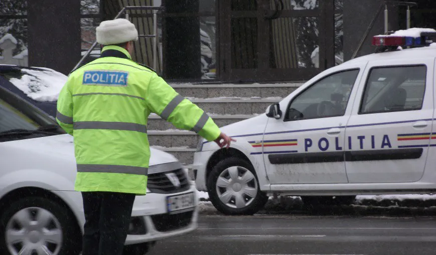 Doi poliţişti braşoveni, trimişi în judecată pentru luare de mită