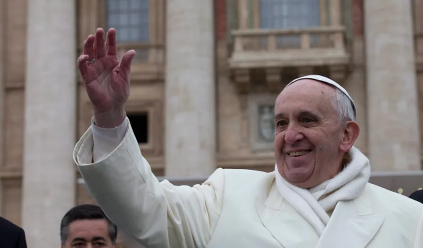 Papa Francisc atrage de trei ori mai mulţi credincioşi la Vatican decât Benedict al XVI-lea