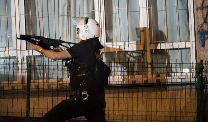 ATAC ARMAT la Istanbul: O persoană a murit şi şapte au fost rănite