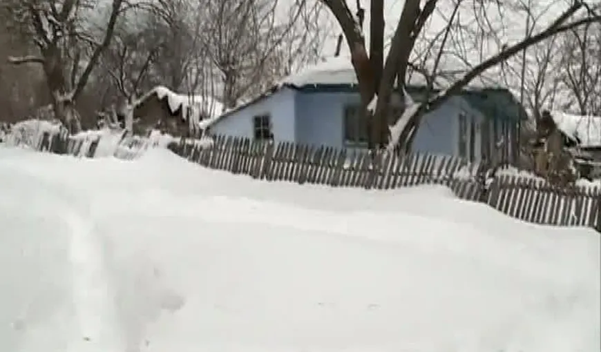 O familie din Râmnicu Sărat stă de 7 zile cu o rudă decedată în casă, din cauza zăpezilor
