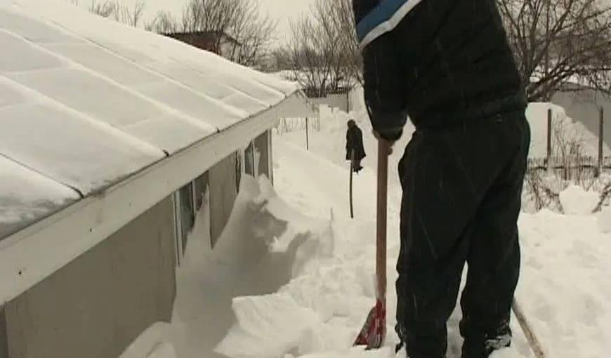 IMAGINI INCREDIBILE: Zăpadă de peste CINCI METRI în Vrancea şi de peste trei în Ialomiţa VIDEO