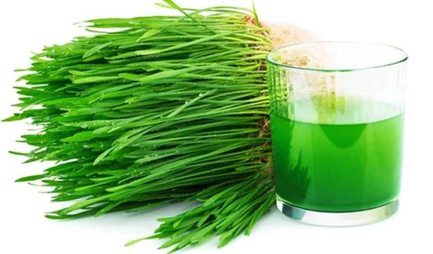 Ce este sucul din iarbă de grâu, cum se prepară şi cum are grijă de sănătatea noastră