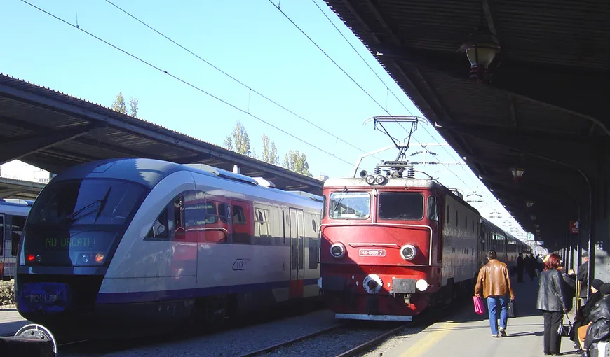 ORA DE VARĂ modifică mersul trenurilor: 70 de trenuri vor ajunge duminică la destinaţie cu orare modificate