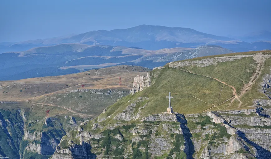CRUCEA CARAIMAN, în CARTEA RECORDURILOR: E cea mai înaltă cruce din lume amplasată pe un vârf montan
