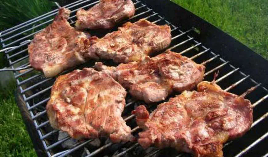 Tot ce ştiai despre carnea la grătar este GREŞIT. Vezi de ce este la fel de TOXICĂ precum GAZELE DE EŞAPAMENT