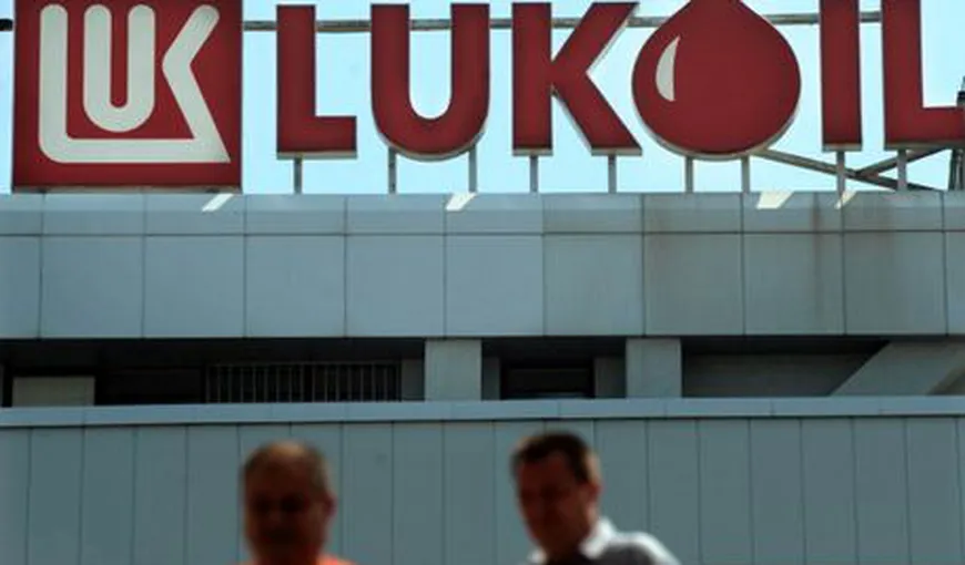 Directorul general al Petrotel Lukoil, pus sub control judiciar