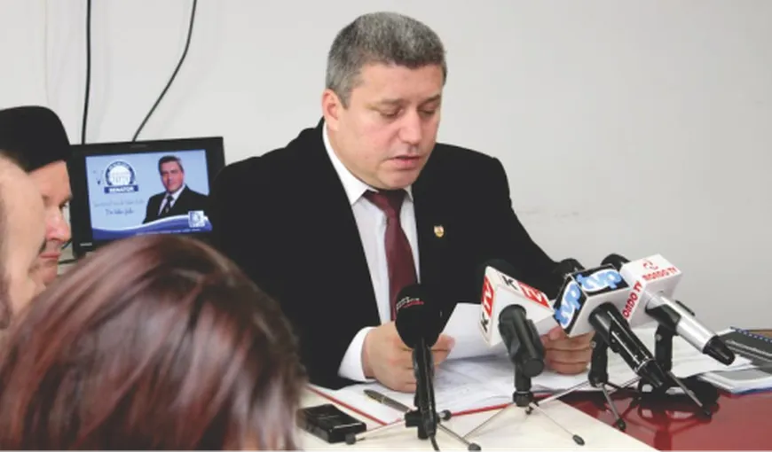 Lovitură grea pentru PPDD: Aproape toţi senatorii lui Diaconescu vor trece la UNPR VIDEO