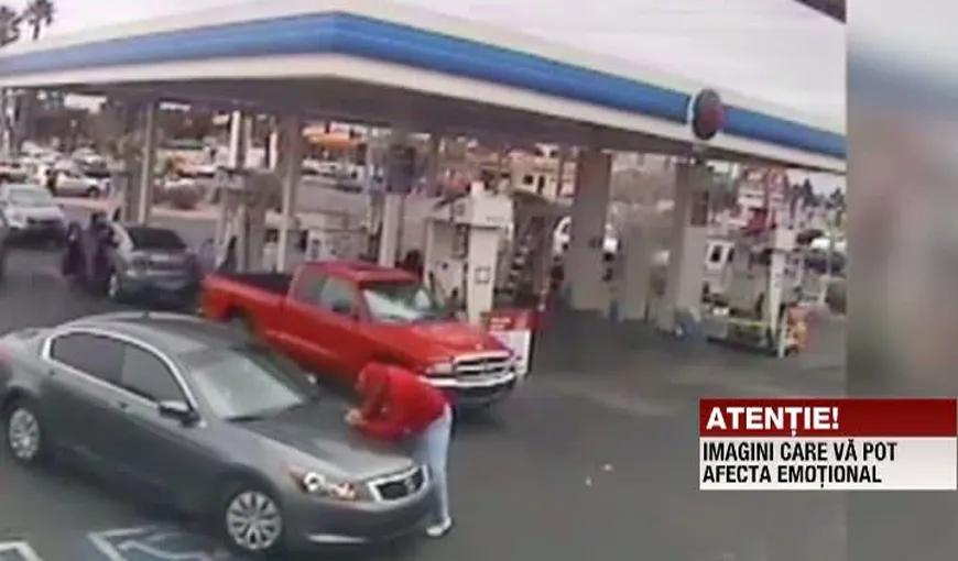 Un bărbat a fost călcat de o maşină într-o benzinărie din Las Vegas VIDEO