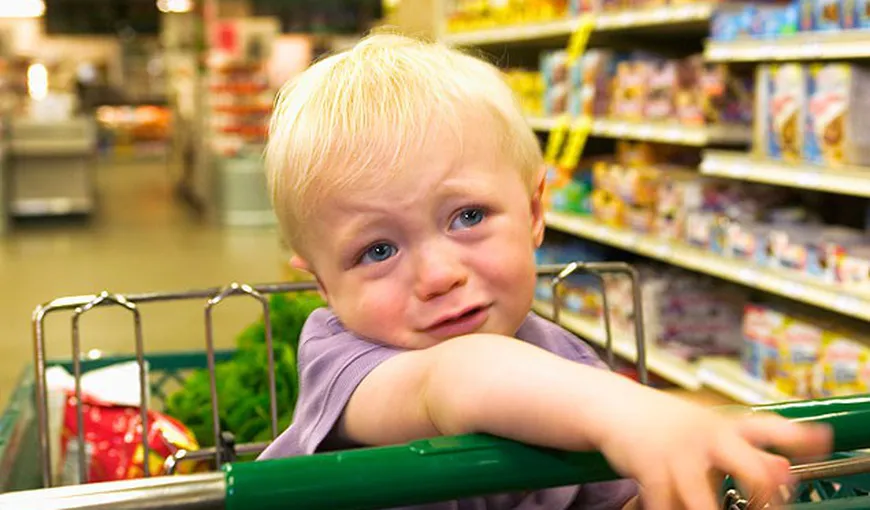 Copiii, VICTIME ale accidentelor provocate de cărucioarele de supermarket