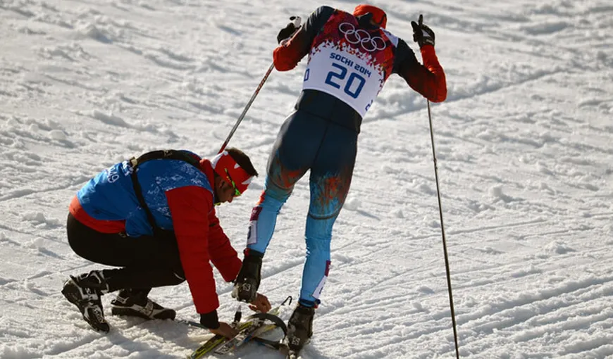 Spirit olimpic la Soci: Un antrenor canadian a ajutat un sportiv rus, după i s-a rupt un schi VIDEO