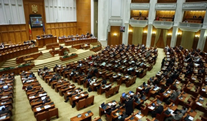 Victor Ciorbea a fost validat de Parlament la conducerea instituţiei Avocatul Poporului