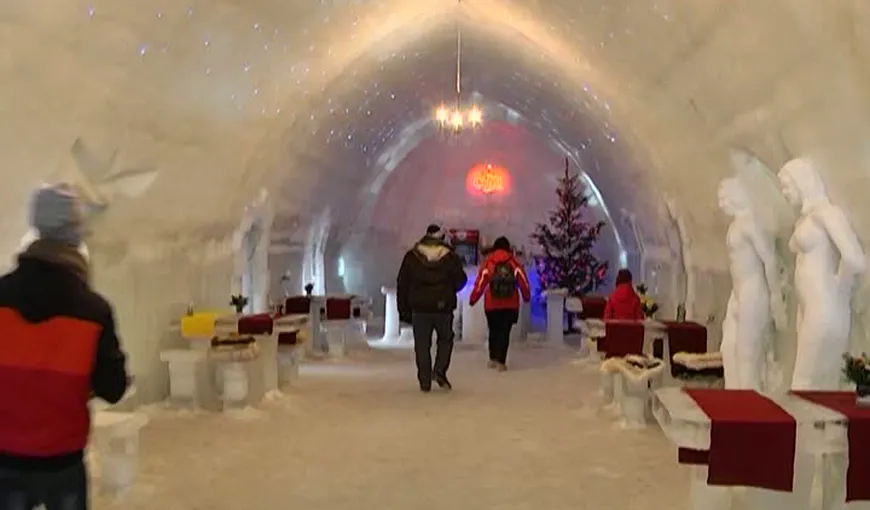 Hotelul de gheaţă de la Bâlea Lac a fost inaugurat. Duckadam şi Octavian Bellu, încântaţi de construcţie VIDEO