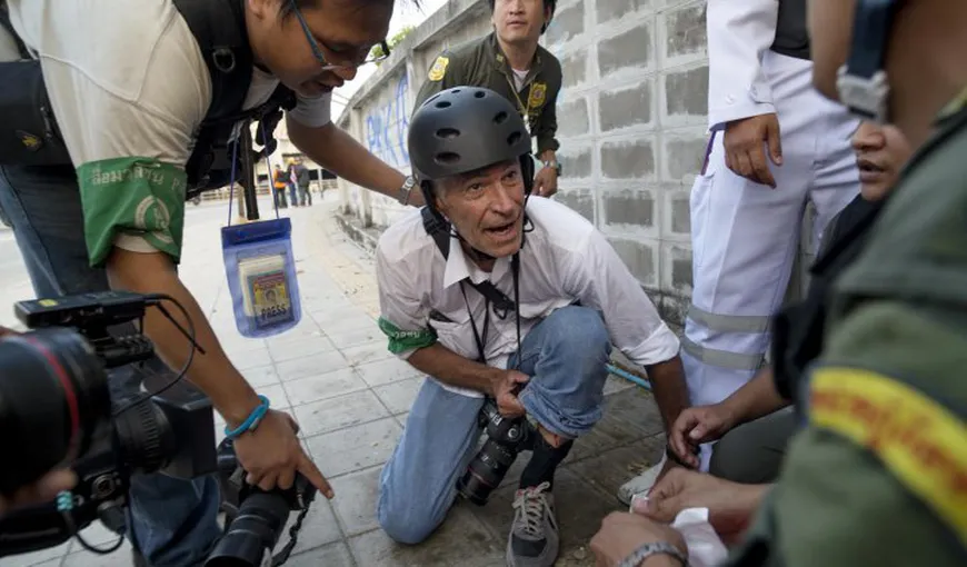 Fotojurnalistul american James Nachtwey a suferit răni uşoare, după ce a fost împuşcat la Bangkok