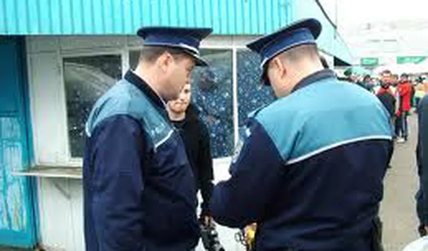 Poliţiştii au aplicat 13.835 de amenzi pentru fapte antisociale, în ultimele patru zile