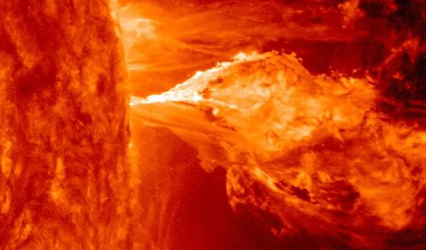 Erupţie „radioactivă” pe Soare: Explozia a avut un efect asupra Pământului FOTO