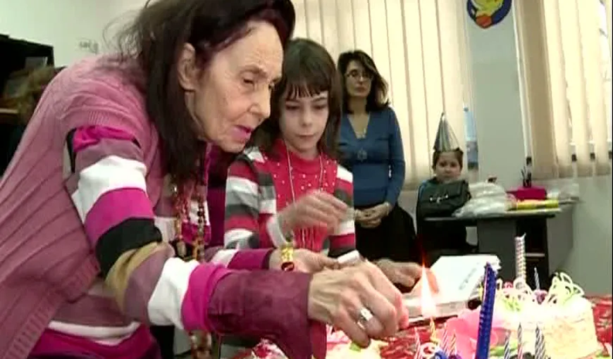 Adriana Iliescu, cea mai vârstnică mamă din lume, îşi vede deja fiica mireasă