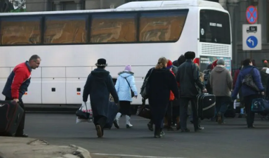 Zeci de persoane, AUDIATE după ce un polonez a atacat şoferul unui autocar. AGRESORUL ar fi fost DROGAT